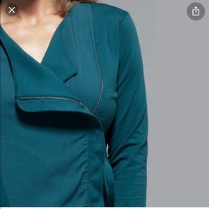 Under Armour Emerald Street Sleek Moto Jacket athletic zip cropped women Sz S